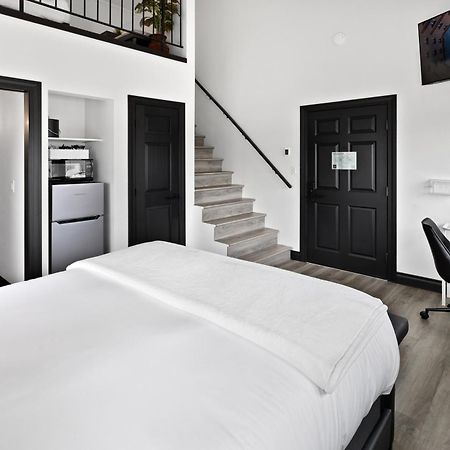 Icon Inn Елънсбърг Екстериор снимка